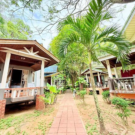 Lanta Palm Beach Resort , Beach Bungalow - Ko Lanta Zewnętrze zdjęcie
